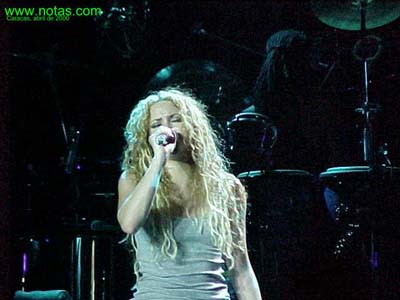 Shakira /  23 